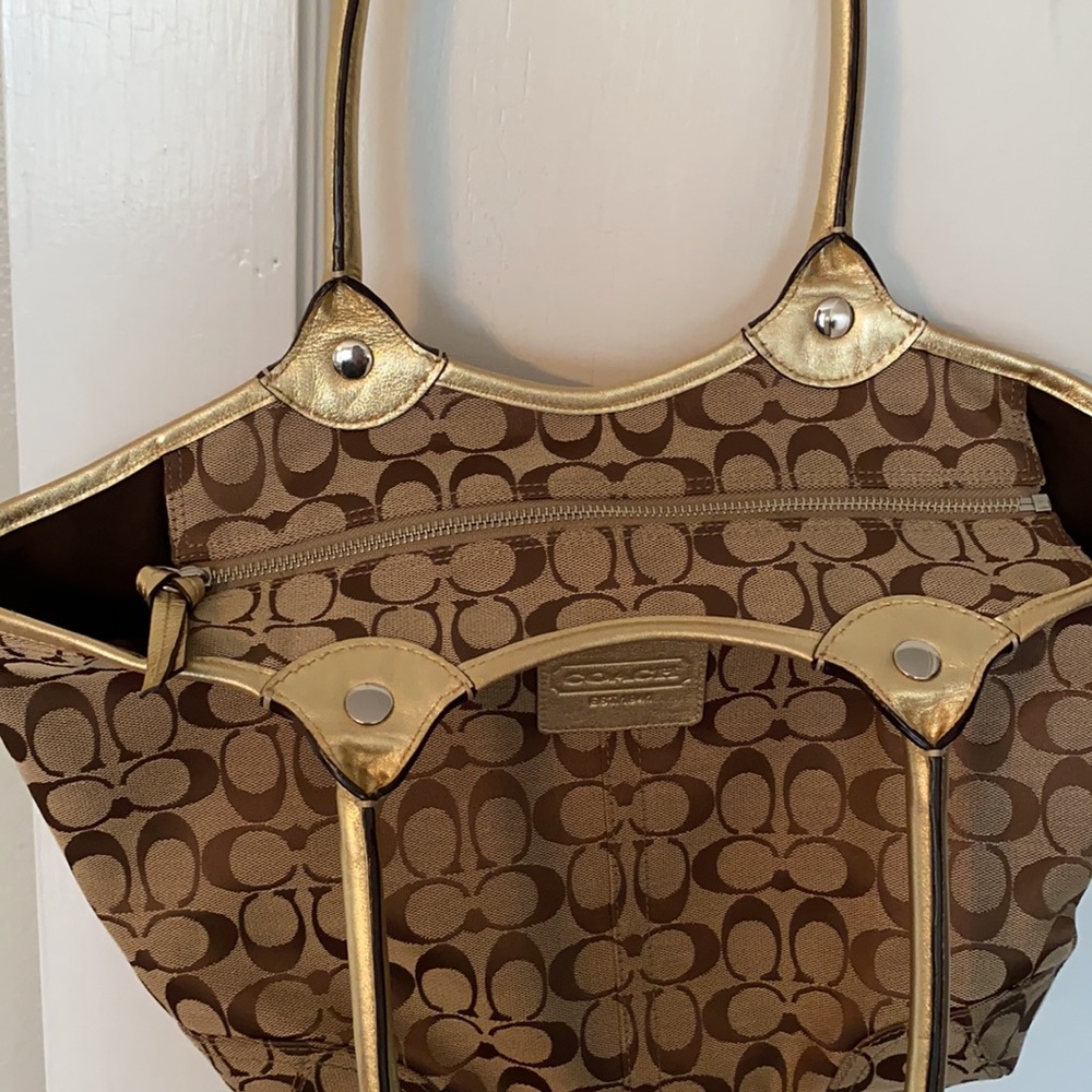 Coach Handbag - Picture 6 of 6